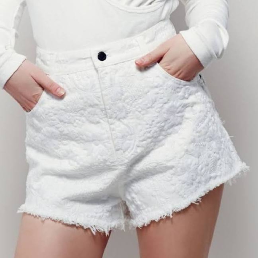 FREE PEOPLE White Floral Etienne Field High Waisted Shorts